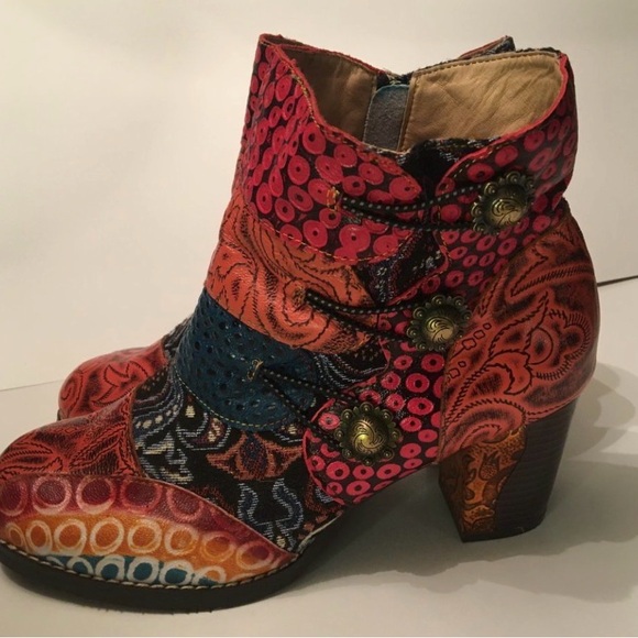 Vibrant Vintage Patchwork Ankle Boots, super cute! Not sold in stores - Picture 4 of 12